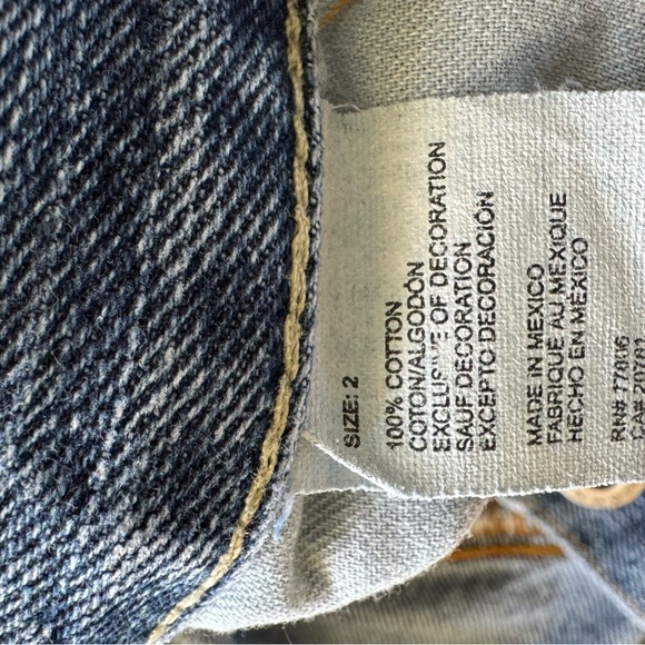 Tommy Hilfiger Jeans. Size 2. They are a very loose fit   Great condition - Picture 4 of 6